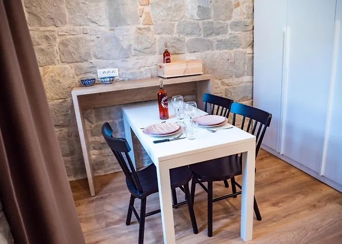 Appartement Emarkoni *