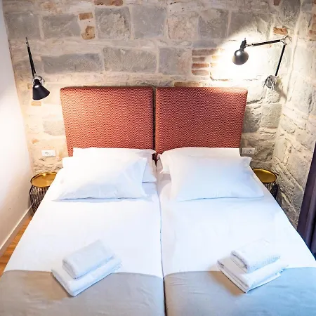 Appartement Emarkoni *