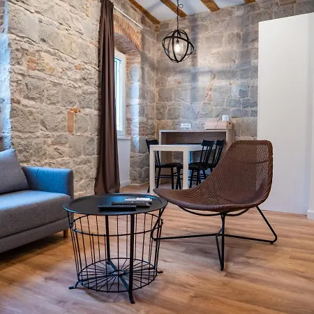 Emarkoni Apartment *