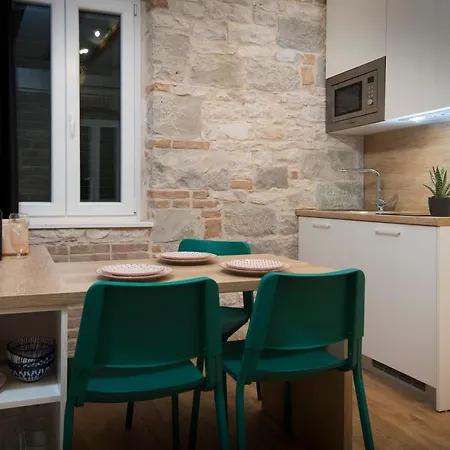 Apartment Emarkoni Split