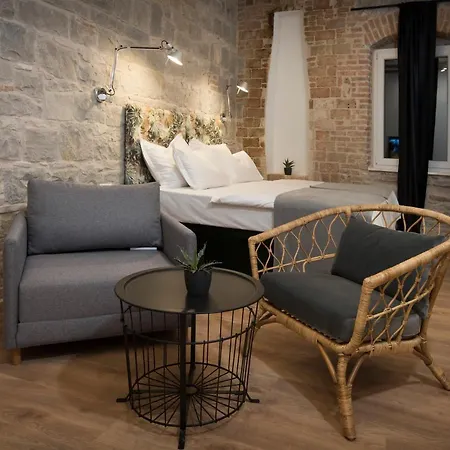 Apartament Emarkoni *