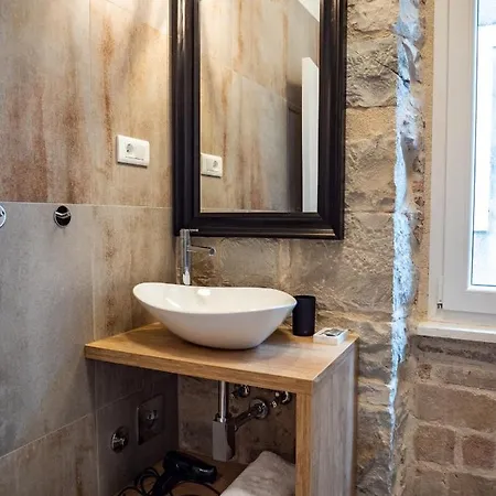 Apartament Emarkoni *