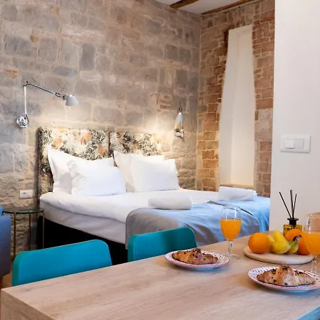 Emarkoni Apartament *